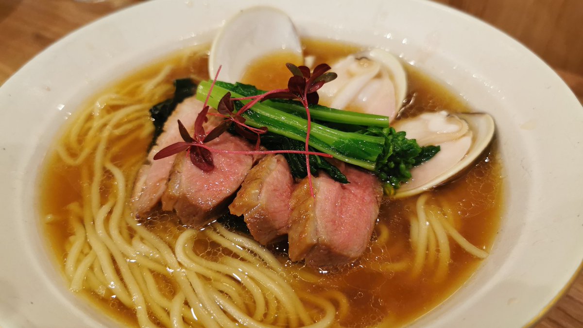 373_megrock's tweet photo. 【鴨と蛤+鴨ロース増し】#麺処ほん田秋葉原  東十条時も含め水曜限定過去最高カモ  全部うまい特に麺がうまい(´-`) https://t.co/S35UBfqybh