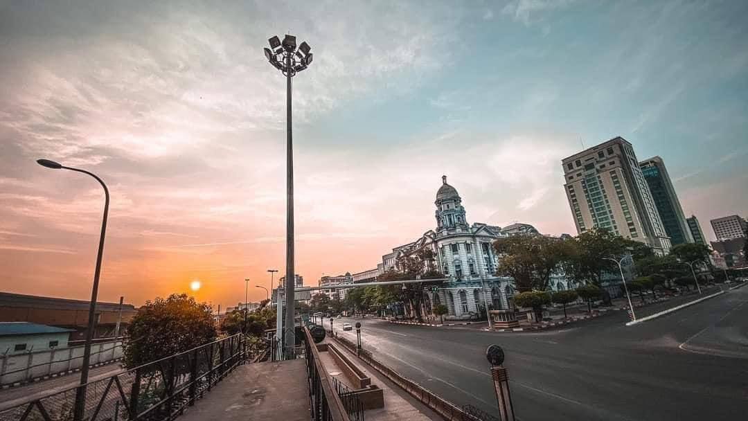 Silent Yangon
No people outside, no cars driving on streets, no businesses running.
People are proving Junta wrong that everything is back to normal.
SILENCE REVOLUTION 
#WhatsHappeningInMyanmar
#Mar24SilenceStrike