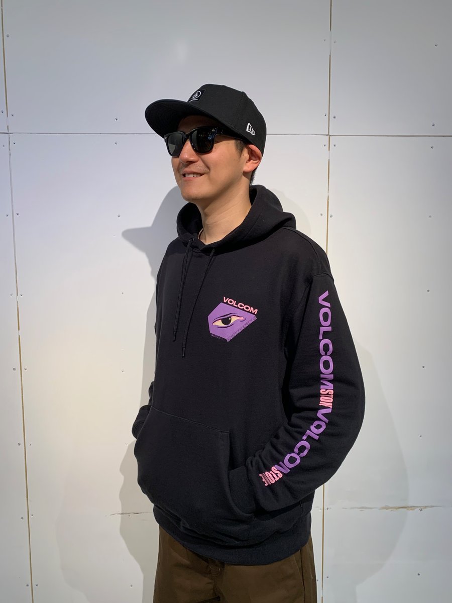 VolcomExpocity's tweet photo. FEATURED ARTIST 
Max Loeffler　@haxloffler によるアートワーク。
FA P/o Fleece ¥9800＋TAX
#volcom #volcomstoreosakaexpocity #volcomfeaturedartist https://t.co/SaFgkZsUYC
