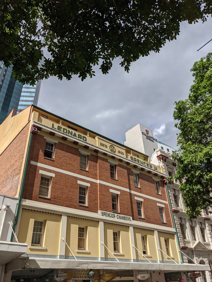 ForgottenType's tweet photo. 'Leonard Spencer Ltd'/'Spencer Chambers'/'A.D. 1926'/'Estd. 1900'
Find it at 53 Edward Street, Brisbane.
#BuildingNames #Fonts #Type #Typefaces #Brisbane #Queensland #ForgottenType https://t.co/6ogIMgH9dp