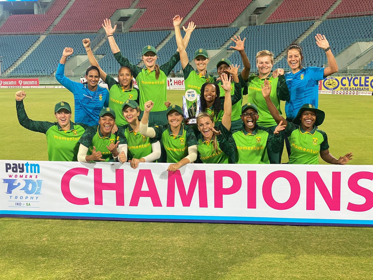 Lizelle Lee tweet media