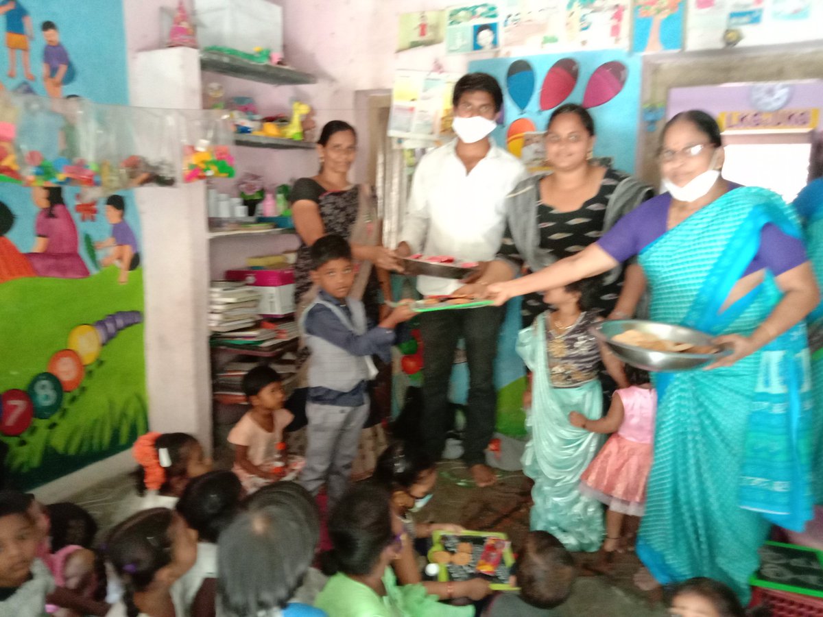 KAnganwadi's tweet photo. Aksharabyasam Rojuna parents (Thallampudi Jagan and Krishnaveni) donated Slates,  Slates pencils,  chocolates and biscuits to all children's #Anganwadi https://t.co/IsgziXij51
