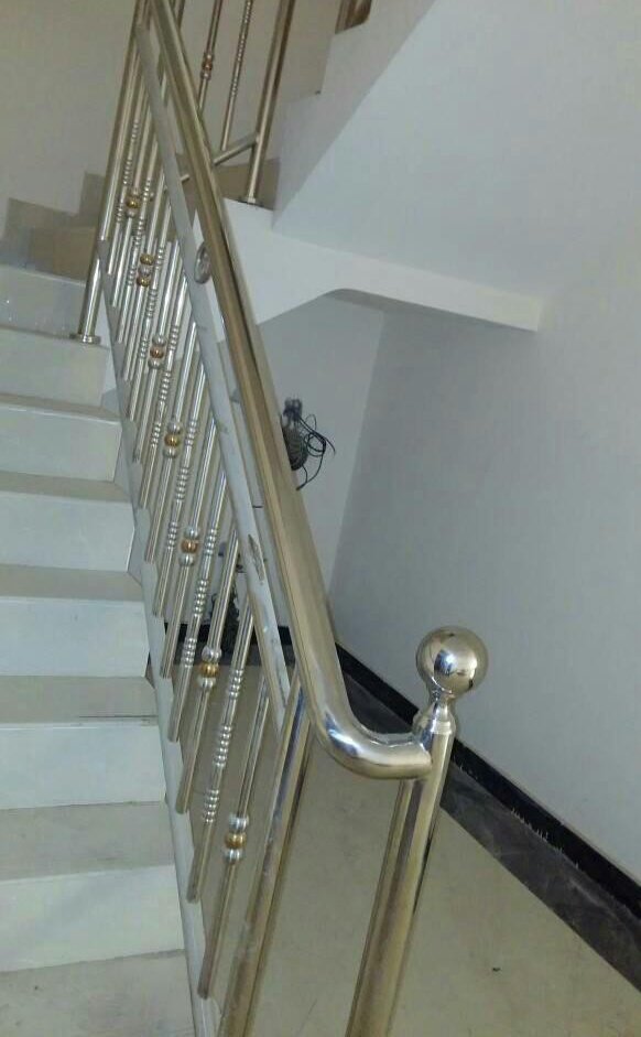 @Anjie_bae Our railings are sturdy, strong, and aptly sized, providing you with utmost comfort, balance, safety and a pleasant ambience😊
Are you building a house, do you want an exquisite home/office enhancement; Engage us today✨💯
Kindly retweet 🙏🏾