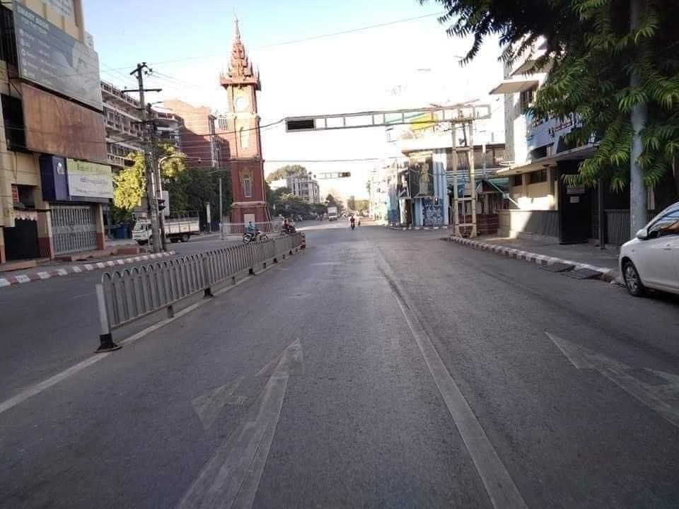 IrrawaddyNews's tweet photo. Silent strike in Mandalay

Mandalay, Myanmar’s second-largest city, was silent on Mar. 24 as protesters kept off the streets as part of a nationwide silent strike. (Photo: CJ)
 
#WhatsHappeningInMyanmar
#SilentStrike https://t.co/VFHHcQJH62