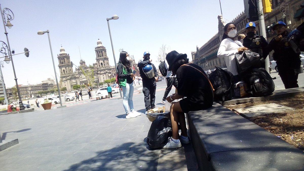 Gerardo25100571's tweet photo. @Claudiashein  osea robar es bueno en esta ciudad y alguien que venda está mal y que los @policia te retén a golpearte ⁉️ https://t.co/EtLfoY5GkS