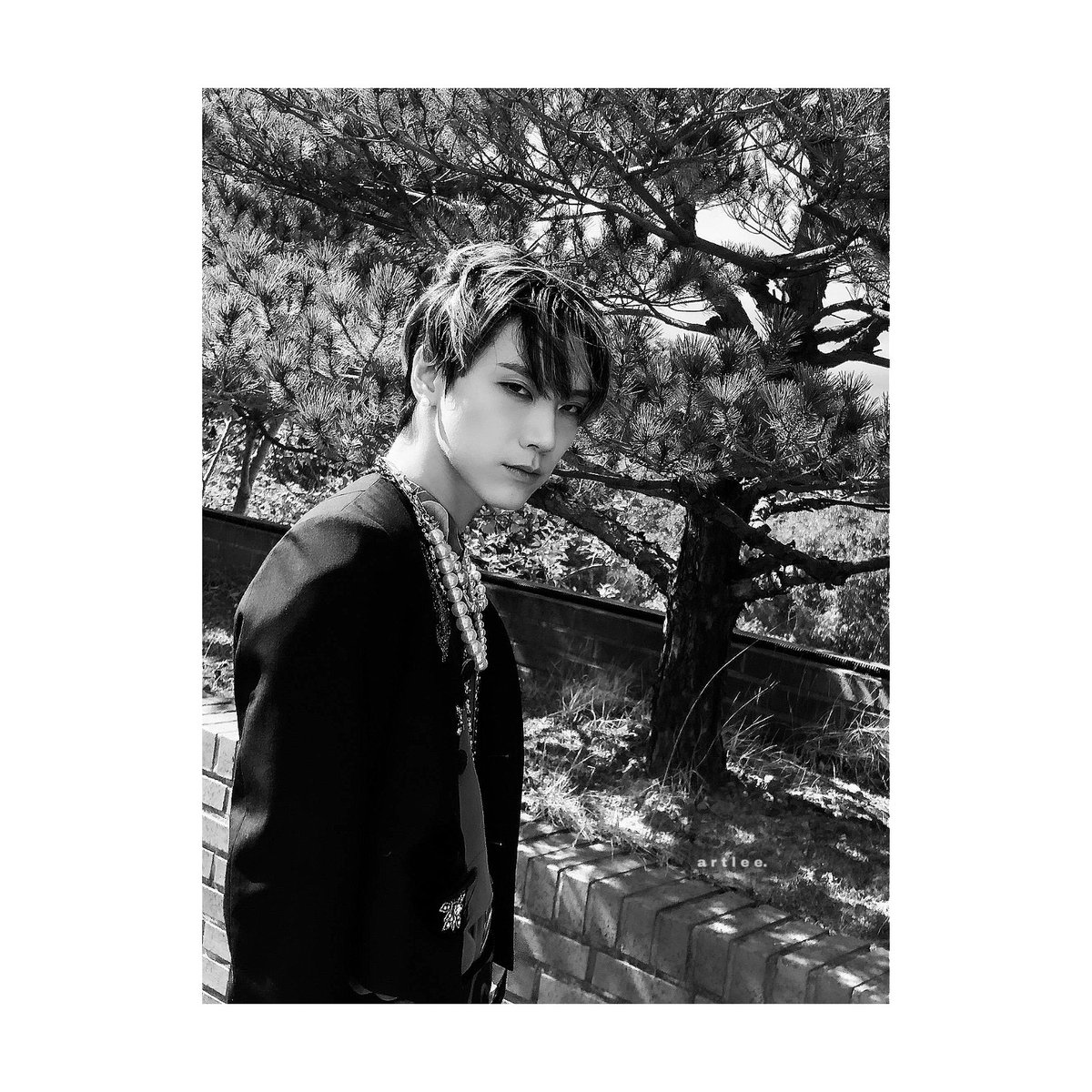 LTYLTN's tweet photo. —𝙗𝙡𝙖𝙘𝙠 𝙖𝙣𝙙 𝙬𝙝𝙞𝙩𝙚

#TAEYONG #TEN #TAETEN https://t.co/FGUc1c3b3r