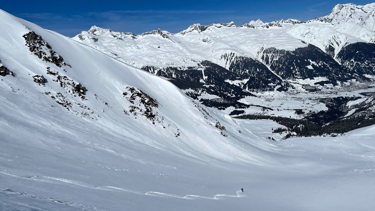 vivadisentis's tweet photo. Unverspurte Hänge und #Wintertraum wie im Dezember: Willkommen bei uns in @disentis ... #disentis #graubuenden #valmedel #surselva @SurselvaTourism @MySwitzerland_d @Graubunden https://t.co/XhNbMPQSkN