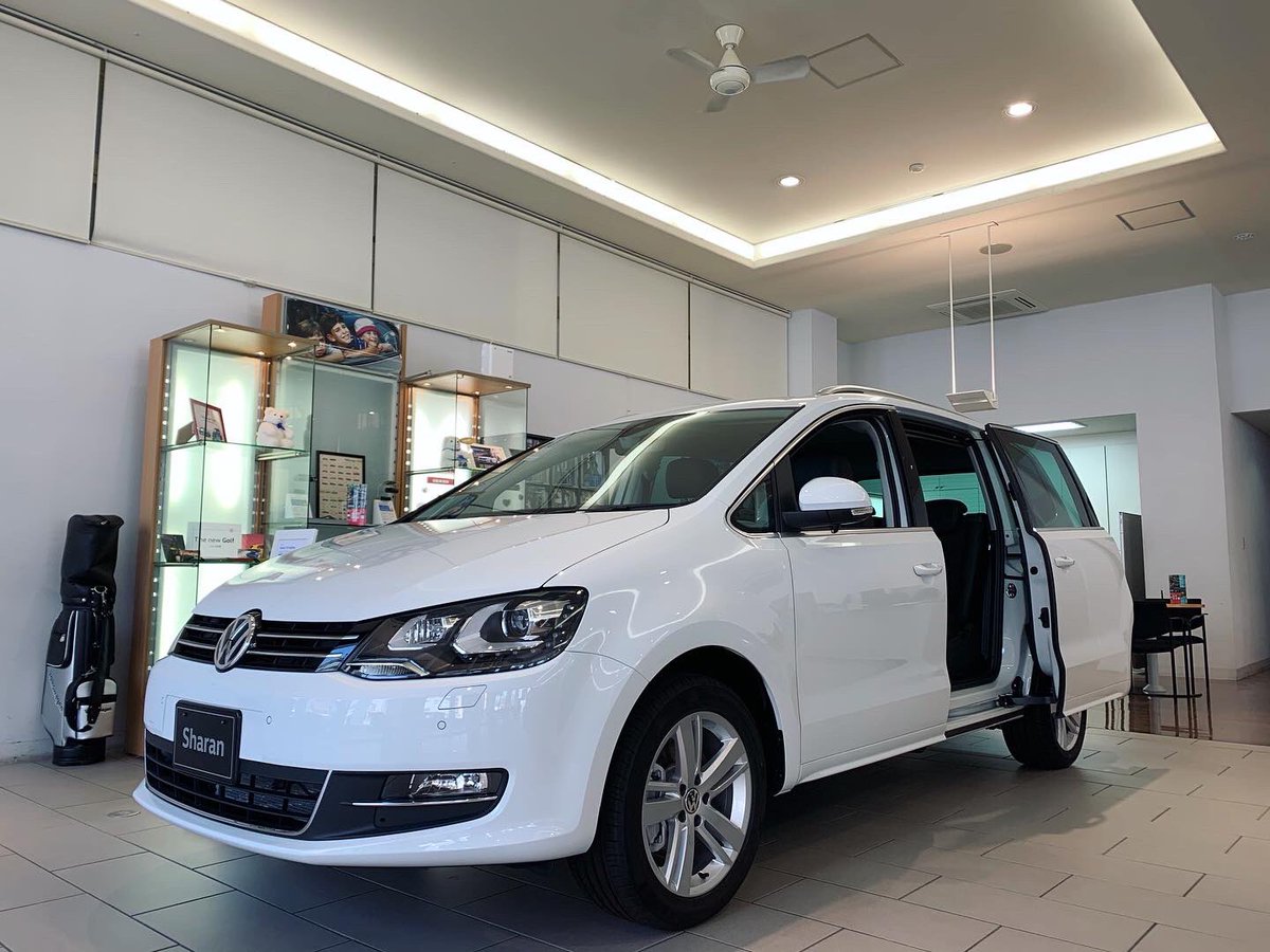 Volkswagen本山 Volkswagen小牧 桜が少しずつ咲いていますね 時節をわきまえて 桜を楽しもうと思います Sharan は 輸入車 スライドドアに乗りたい ご家族やアウトドアな方の相棒になってくれます 広い座席を是非ご覧ください シャラン