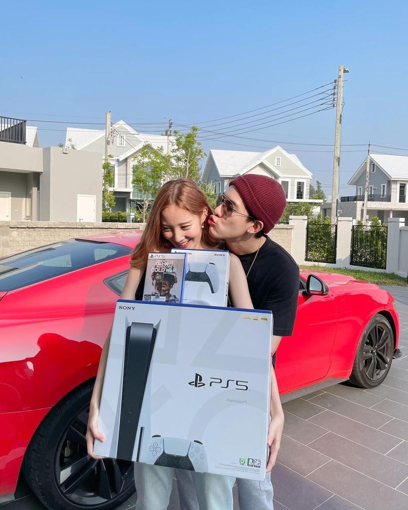 VictorZheng92's tweet photo. Смотрите и завидуйте. Моя женщина лучшая 🔥 https://t.co/LJXYMnLSHB