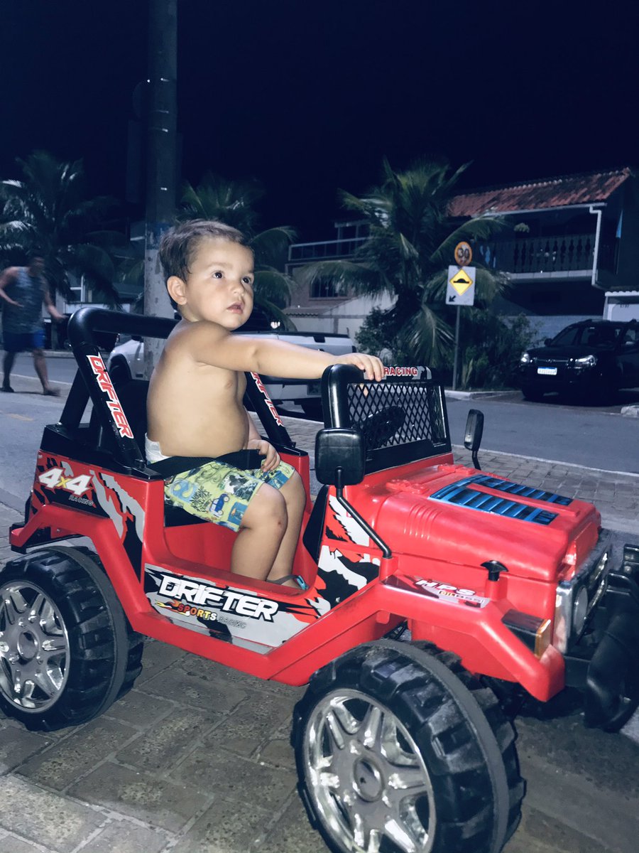 Loioz's tweet photo. O amor da vida da mamãe https://t.co/B5CsYlOvqH