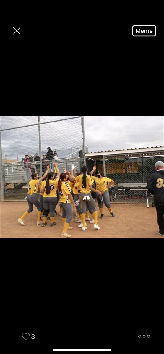 Mdnsoftball1's tweet photo. Great win today for the Padres! 18-7 way to go ladies!! https://t.co/SzskMNr4BR