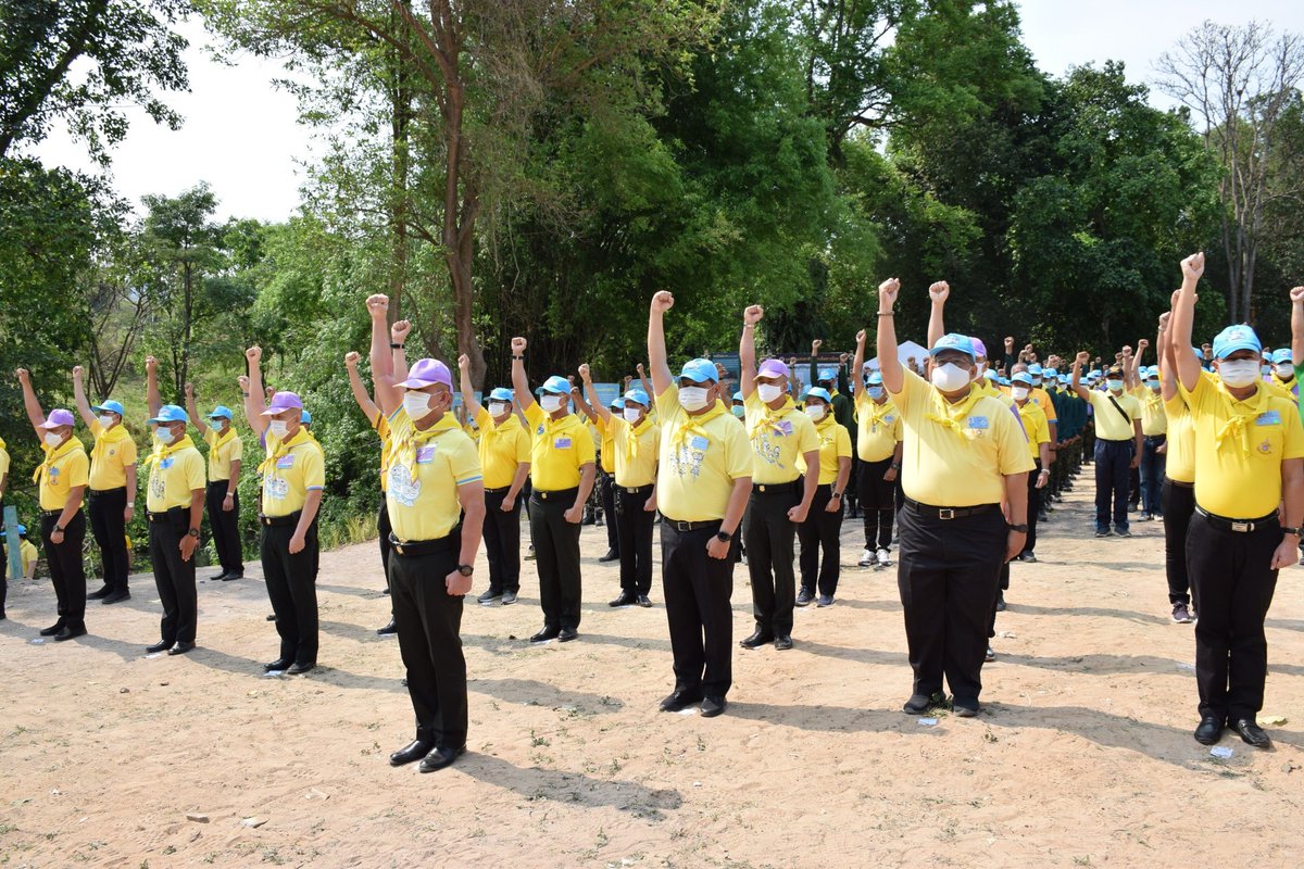 robo_dong's tweet photo. ม.4 รอ.และ นขต.ม.4 รอ.สนับสนุนกำลังพลจิตอาสาและรถน้ำ ร่วมกิจกรรมตามโครงการจิตอาสาต้านภัยแล้ง ประจำปี 2564 ของศอ.จอส.พระราชทานภาค 1 ในพื้นที่ อ.มวกเหล็ก จังหวัดสระบุรี เมื่อ 23 มี.ค.64
#เราทำความดีด้วยหัวใจ https://t.co/drYYVRmEsA