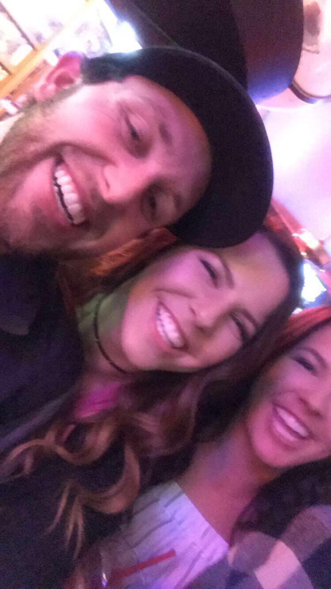 slim_shadyyyyy's tweet photo. Riley’s was always a good time whether we remembered it or not #BestBarRileys https://t.co/PaZli1hxnp
