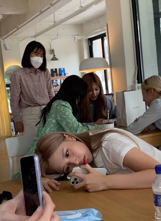 minarchvie's tweet photo. Girlfriend mina https://t.co/L4cdgeXkxW