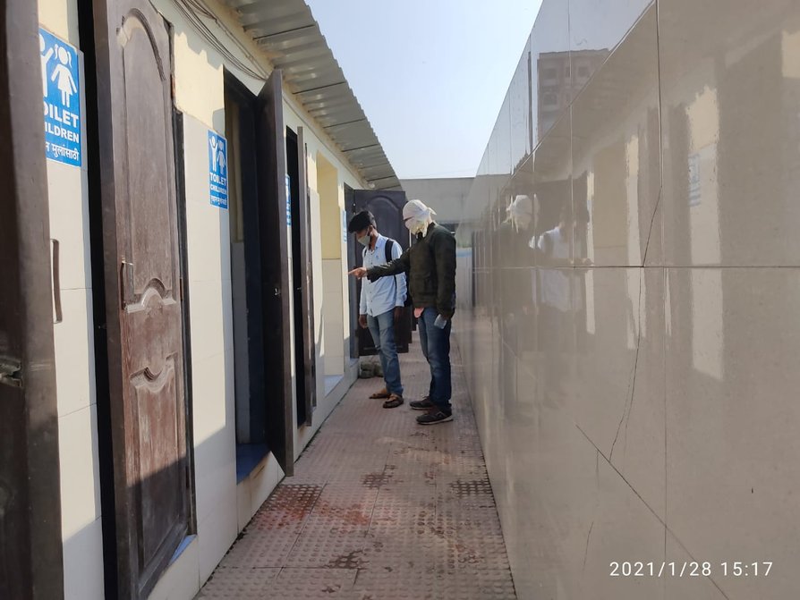 ShelterAssts's tweet photo. Conducting situational analysis of the existing (CTBs) in the project areas #TurbheWard @NMMConline. Talks with CTB Caretakers & slum communities to understand sanitation issues.
@IKEAIndia @Samhitadotorg
#SafeSanitation #OneHomeOneToilet #UrbanWASHTurbhe #togetherwithkindness https://t.co/V0BKI7wOfI
