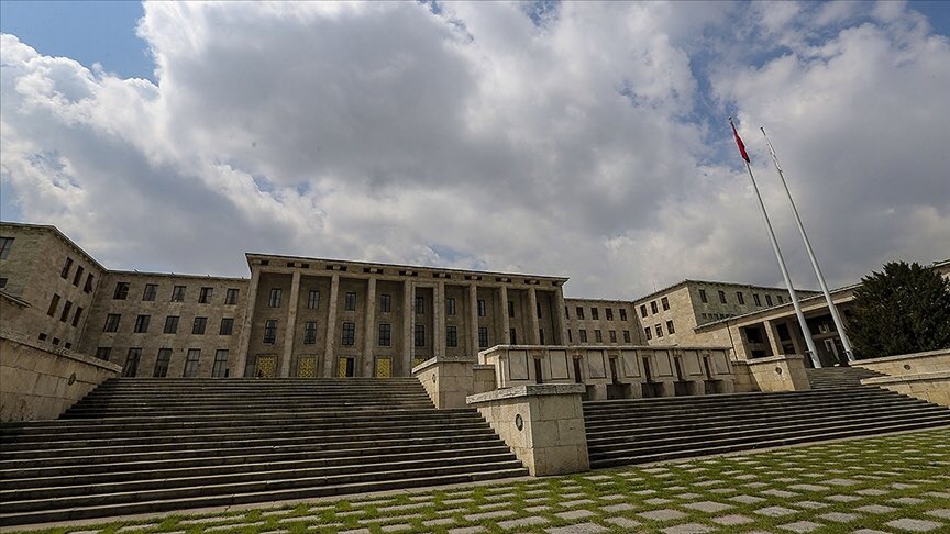 📣İklim değişikliği ve kuraklıkla mücadele için kurulan komisyonda görev alacaklar vekiller belli oldu, Resmi Gazete’de yayınlandı.

📣Komisyonun başkanlığına AK Parti Afyonkarahisar Milletvekili Veysel Eroğlu geldi.

resmigazete.gov.tr/eskiler/2021/0…