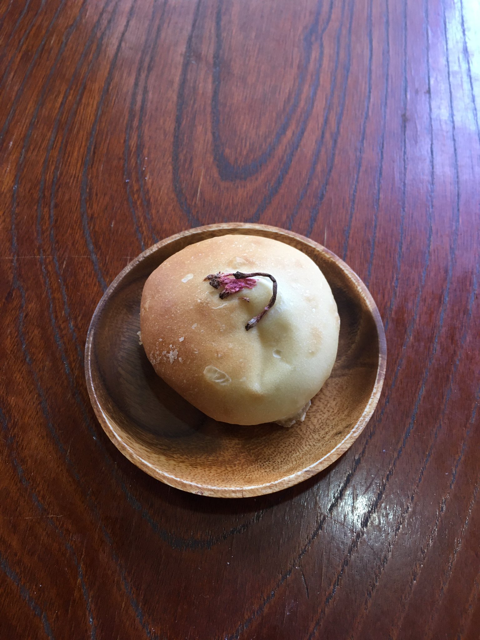 鈴木茶苑 ついに念願のカフェを4月1日にオープンします 名前は 鈴木茶苑 茶工場カフェ ぽち です お茶請けは町内の飲食店さんにお願いして 和菓子 中華 焼菓子 パン たまに洋菓子があります T Co Sz0inzpjns Twitter