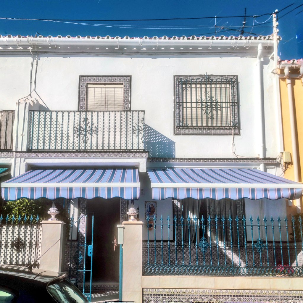 Trabajos @luzycolormalaga 
Toldo de brazo invisible.
#málaga #costadelsol #andalucia #toldos #awnings #toldos #proteccionsolar #sunprotection #sunblock #hogar #decoracion #deco #sol #sun #calor #diseño #decorhome #homedecor  #decoraciondehogar #terraza #sombra #Primavera