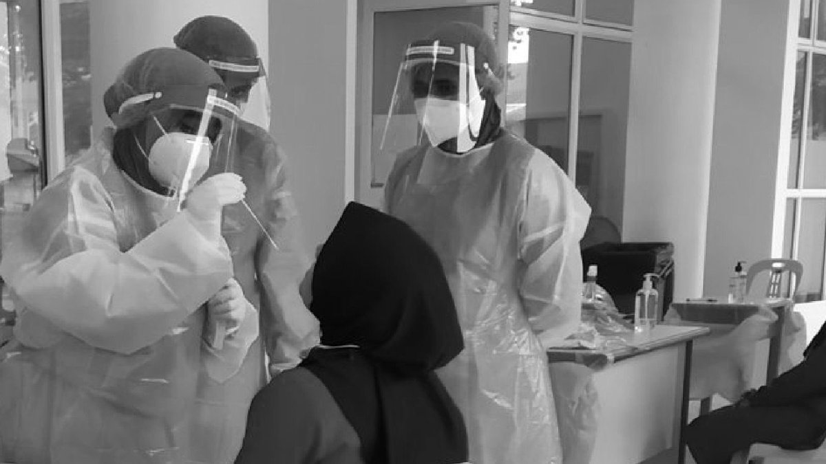 lhhospital's tweet photo. ހޮސްޕިޓަލުގެ  މުވައްޒިފެއް  ކޯވިޑް  19  އަށް  ފައްސިވުމާއި  ގުޅިގެން  ،  ހެދުނު ކޮންޓެކް  ޓްރޭސިންއަށްފަހު، ކްލޯސް  ކޮންޓެކްސްގެ  ގޮތުގައި   ހޮސްޕިޓަލުގެ  ގިނަ މުވަށްޒަފުން  ހިމެނޭގޮތުން 49  ފަރާތެއްގެ  ސާޕަލް  ވަނީ  ނެގިފައި https://t.co/7dV4f0DVGd