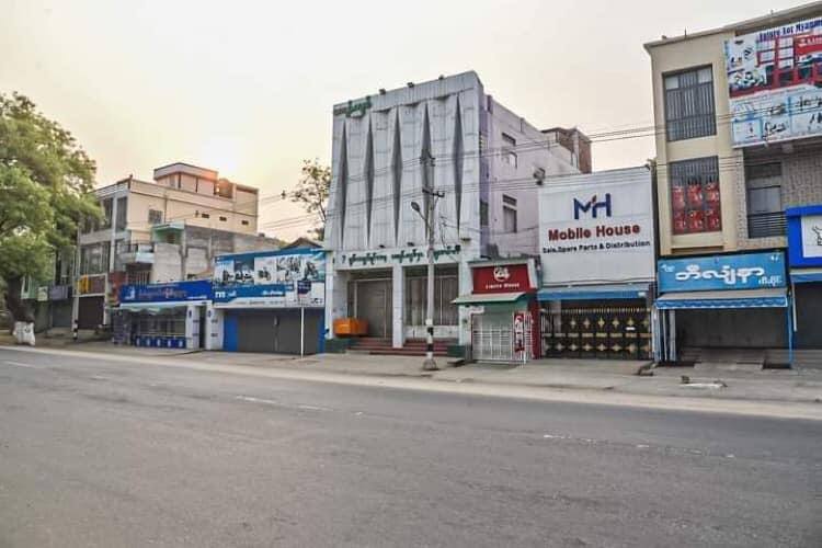 m4_MeeMee's tweet photo. Everyone is silent and all closed in #MonYwar, participating in today's Silence Strike movement.
SILENCE REVOLUTION 
#WhatsHappeningInMyanmar
#Mar24SilenceStrike
@JosepBorrellF1
@SecBlinken @ASEAN @SchranerBurgen1 @SAdamsR2P
@ICJ_org @UN https://t.co/A0U6WhaDHb