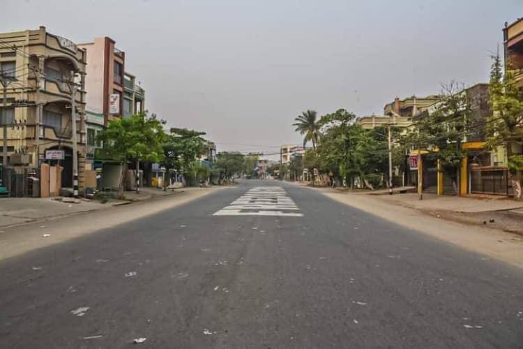 m4_MeeMee's tweet photo. Everyone is silent and all closed in #MonYwar, participating in today's Silence Strike movement.
SILENCE REVOLUTION 
#WhatsHappeningInMyanmar
#Mar24SilenceStrike
@JosepBorrellF1
@SecBlinken @ASEAN @SchranerBurgen1 @SAdamsR2P
@ICJ_org @UN https://t.co/A0U6WhaDHb