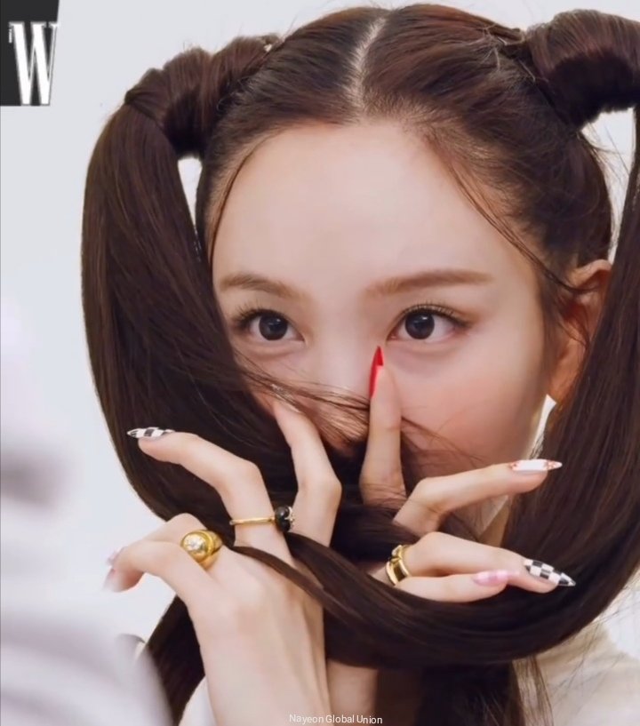 TWICE's Unnie Slays: Louis Vuitton Photoshoot of Nayeon Mesmerizes ONCEs :  K-WAVE : koreaportal