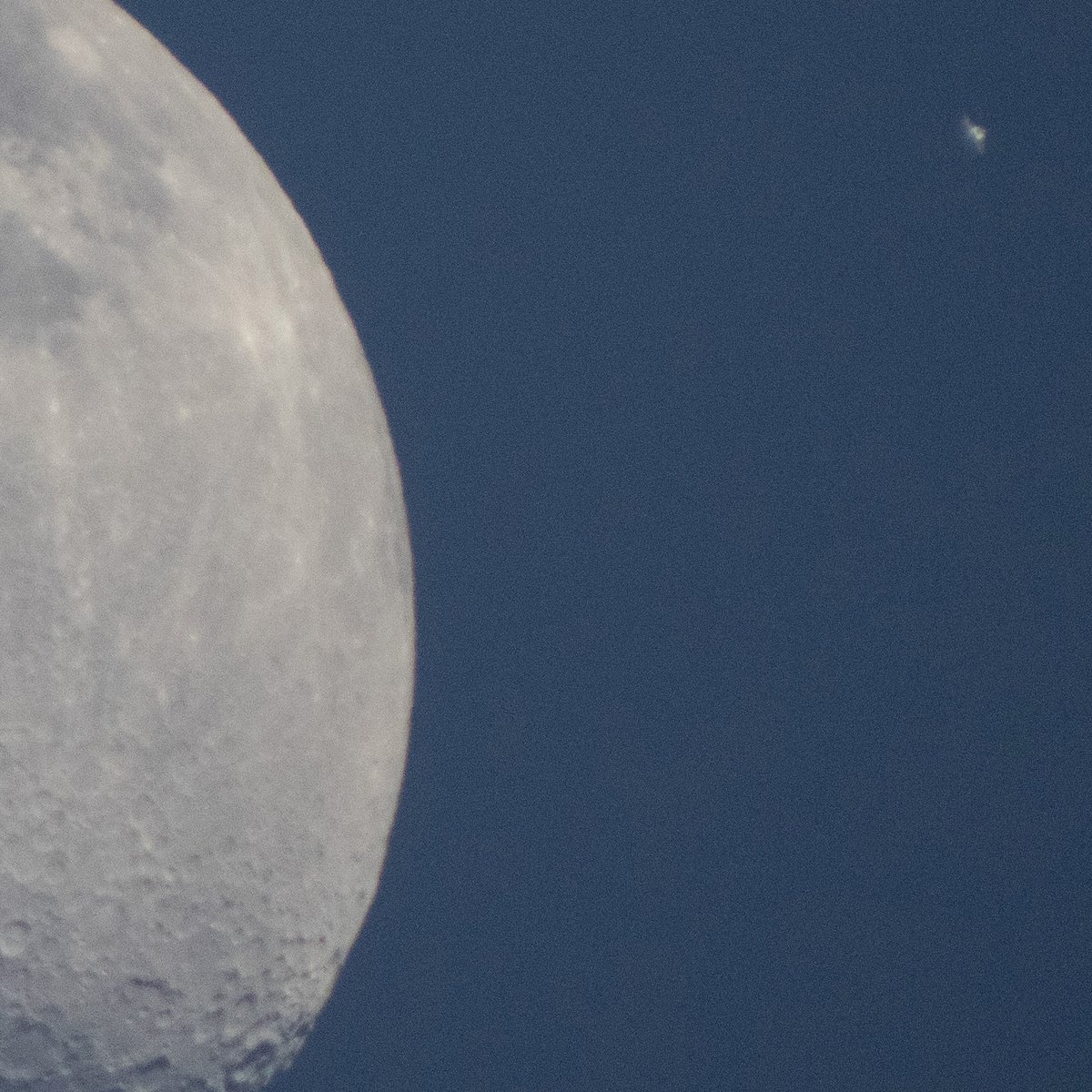 jamesvaid's tweet photo. ISS Moon transit earlier today. #astrophotography #ISS #InternationalSpaceStation #moon https://t.co/a5HrNpkHrx