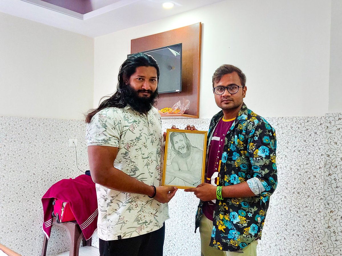 MrPrajapati4000's tweet photo. Really amazed, blessed and pleased with this humble sketch ❤️

This framework of Mr. Prajapati is an honour, as The King has his own made sketch. 

By this sketch memory and moment caught the name and captured the 
frame.

Prajapati Artist
#mrprajapati #king #Wrestler #wwe #nxt https://t.co/mDohk4DAyi