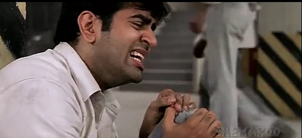 deewane_filmy's tweet photo. Don't cry it's just a movie 

The movie: 💔💔😭😭 https://t.co/3liHGlVOpZ