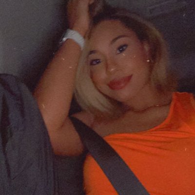 ZoeGomez_'s tweet photo. 🧡 #NewProfilePic https://t.co/nlFCN2WCoG