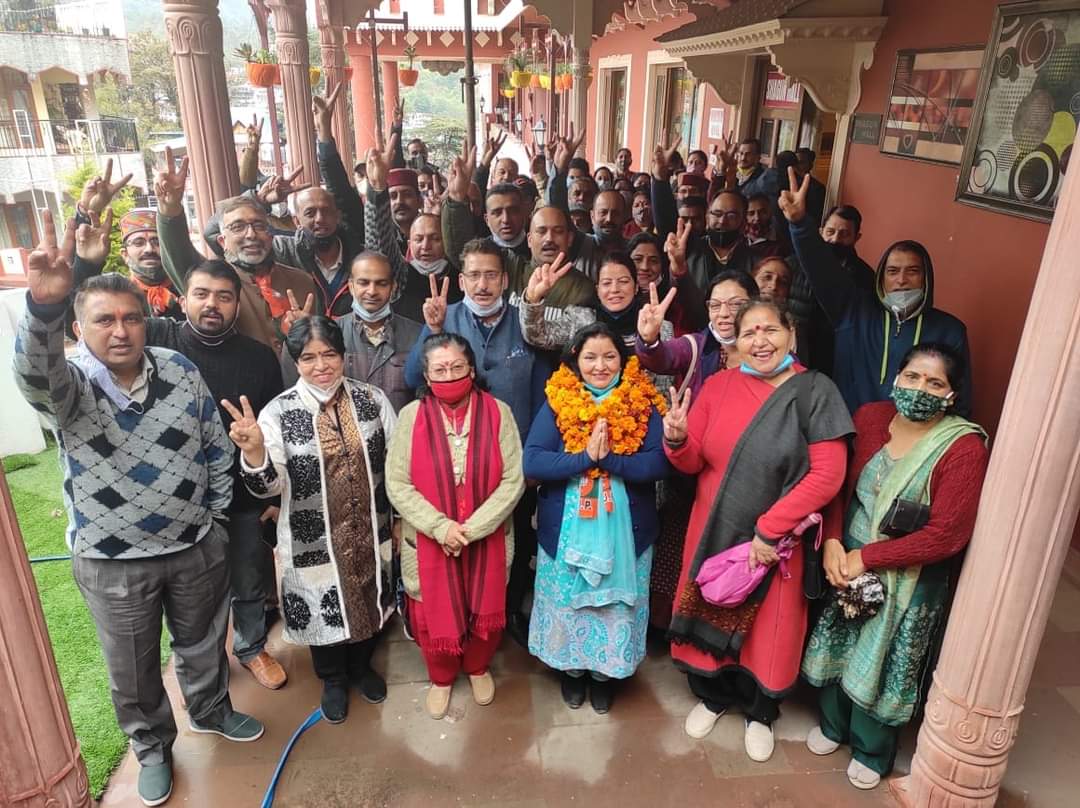 raja4bjp's tweet photo. जय भाजपा तय भाजपा
नगर निगम सोलन वार्ड नं 12 से भाजपा प्रत्याशी श्रीमती मंजुला ठाकुर जी ने नामांकन पत्र दाखिल किया।
@jairamthakurbjp @ImAvinashKhanna @SanjayTandonBJP @PavanRanaRSS @rajeevbindal @chetanbragta https://t.co/LjQw9L6Tn8
