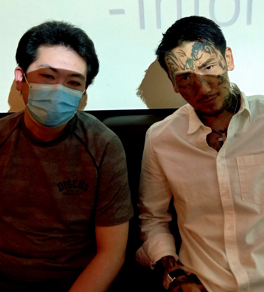 Twitter 上的 工藤明男 Toshi 社会性が無かった瓜田がyoutube規約で収益のために社会性を身に付けた 西山はちょっとお酒飲み過ぎ そして僕は社会的にある程度の地位と資産を残してふざけてるけどなにか Twitter