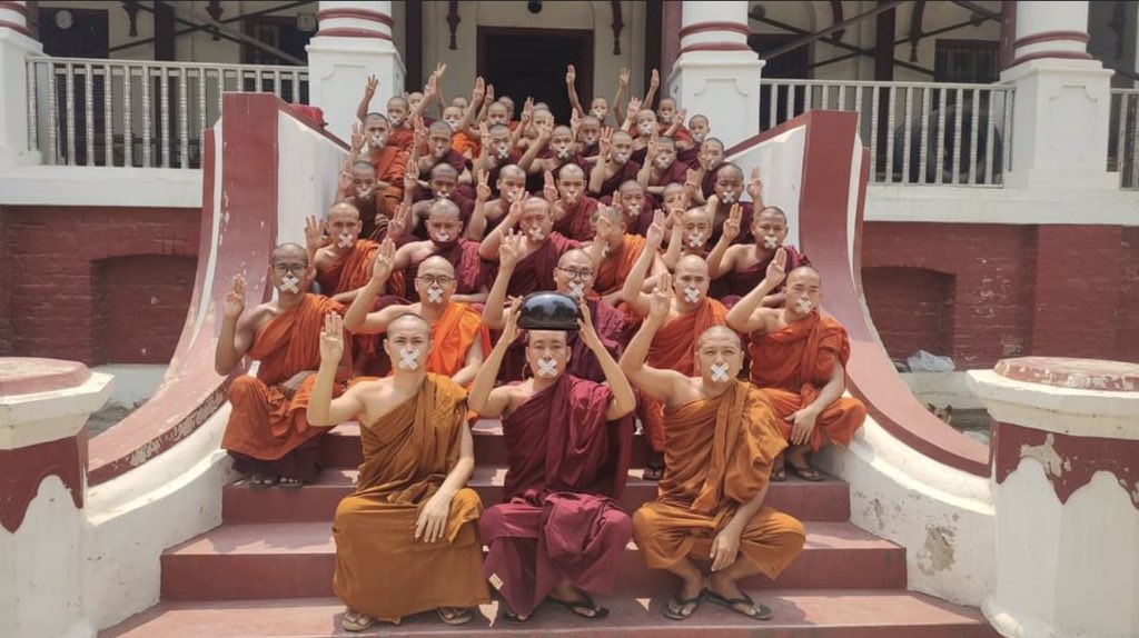 ThinSuAein's tweet photo. #BurmaSilentStrike2021
#WhatsHappeningInMyanmar
#OurCityOurRuleOurWill
#RejectMilitaryRule https://t.co/KjwlmoqzxR