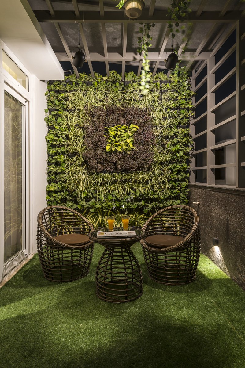 designstudio_ar's tweet photo. Resonating with a relaxing vibe, this multipurpose terrace was designed with a balance of green infusion and lounge furniture to bring in a sense of rest and calm.

#ARassociates #HyderabadHomes #HomeDesign #Childrenroom #InsideOutside #LuxuryInteriors https://t.co/SVglLTPZ4D