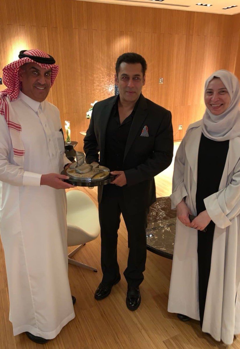 Megastar #salmankhan  honoured at #SaudiFilmFestival