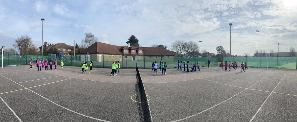 BlackheathSport's tweet photo. Year 4 @BlackheathHigh house fun at the field this morning! #socompetitive https://t.co/rjLAteHeQZ