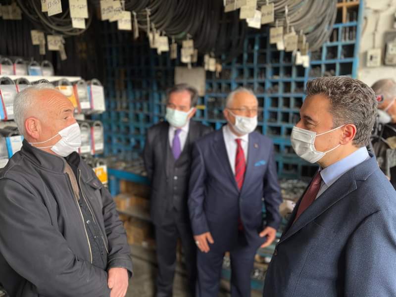 AksarayDeva's tweet photo. Aksaraylı esnaf ve vatandaşlarla birlikteyiz.
 
Genel Başkanımız Ali Babacan, Aksaray’da esnaf ve vatandaşlarla sohbet etti, sorunlarını dinledi.

#EkonomininDEVAsı 
#AksarayınDEVAsı https://t.co/6T6ffv0fqi