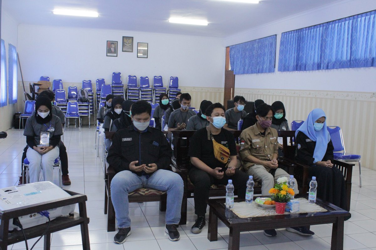 himakuniku's tweet photo. Day 3- Closing Ceremony dan pengumuman pemenang mini project https://t.co/vN3dXK6blo