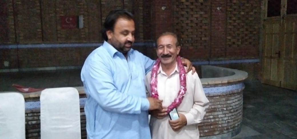 AWPPunjab's tweet photo. AWP GB leader Baba Jan greeted by AWP Punjab's Arif Ayaz and Labour Qaumi Movement leaders in Faisalabad. #BabaJanIsFree https://t.co/SiRrpPfsT2