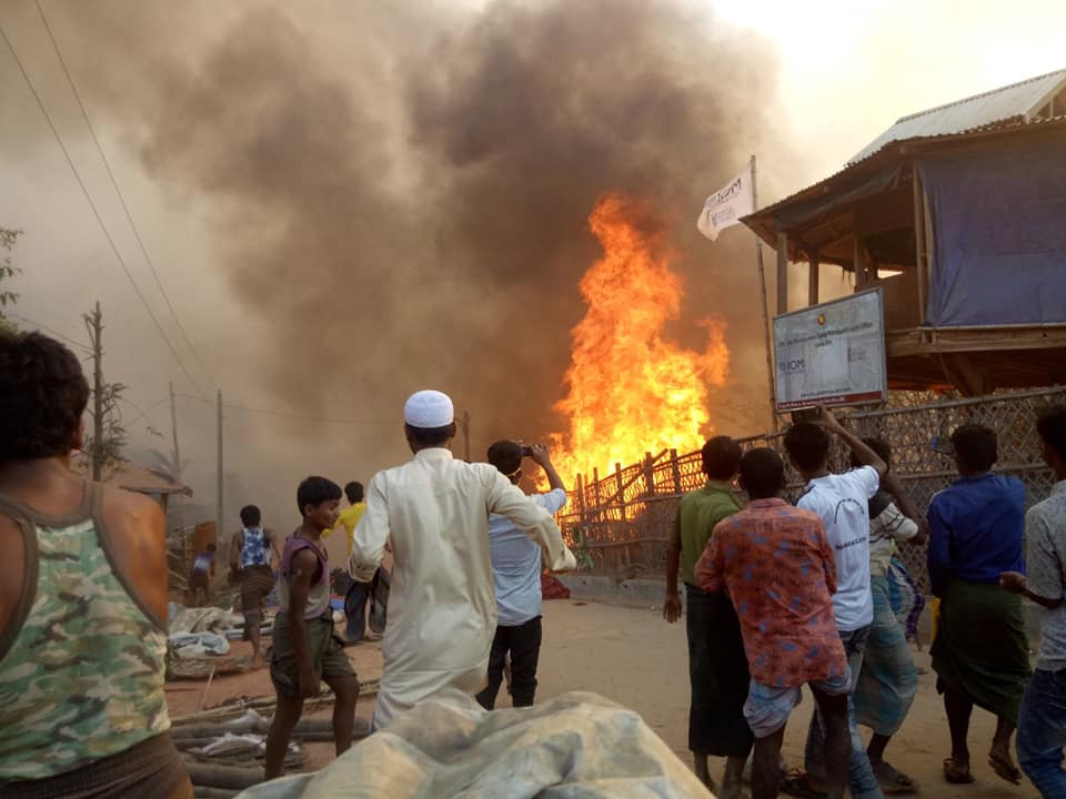 ACTforHumanity's tweet photo. Sahabat, jangan biarkan mereka lalui Ramadhan dengan pilu mendalam LAGI.
Ulurkan kepedulian terbaikmu. Bantu Muslim Rohingya yang terlunta-lunta tanpa perlindungan melalui:
https://t.co/ufMgDjMYnQ
(Foto: AP photo, AFP, local source)
#LetsHelpRohingya https://t.co/gDy7X9xC6g