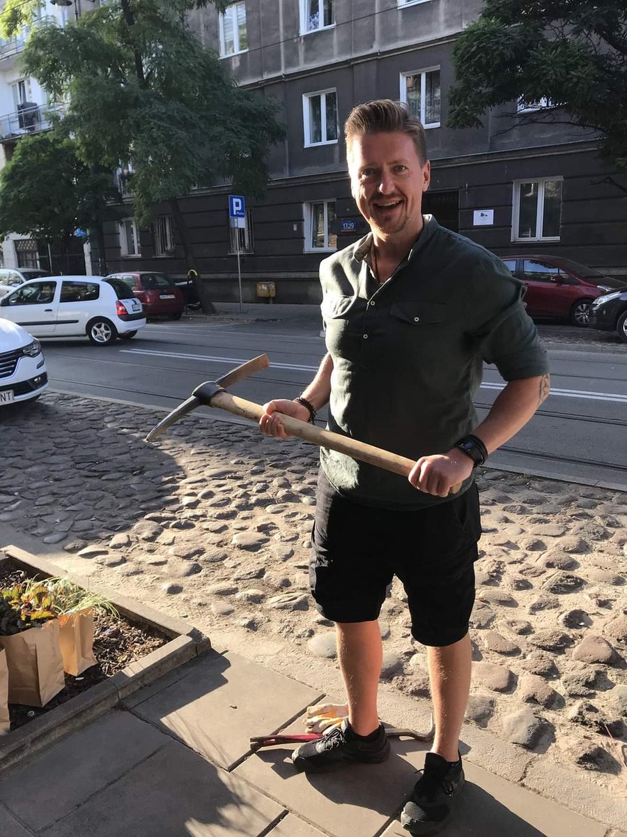 Mamy to! Będzie #ZielonaStalowa! 
<a href="/ZDM_Warszawa/">ZDM Warszawa</a> ogłosił przetarg na zazielenienie!
To wielka satysfakcja, bo nad koncepcją rozpłytowania Stalowej i sadzenia roślin wprost w gruncie, pracujemy wspólnie z mieszkańcami od wielu lat!
m.facebook.com/story.php?stor…
#Praga #radnyWalkiewicz