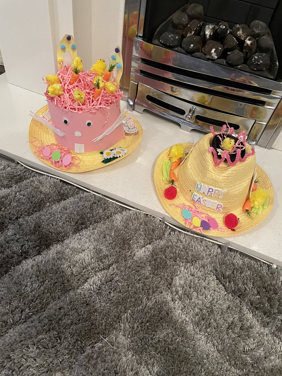 xvic24x's tweet photo. Isla &amp; Lunas Easter bonnets @PinehurstP @LittleAcornsP @MrFarrell20 https://t.co/LryFgGpEoF