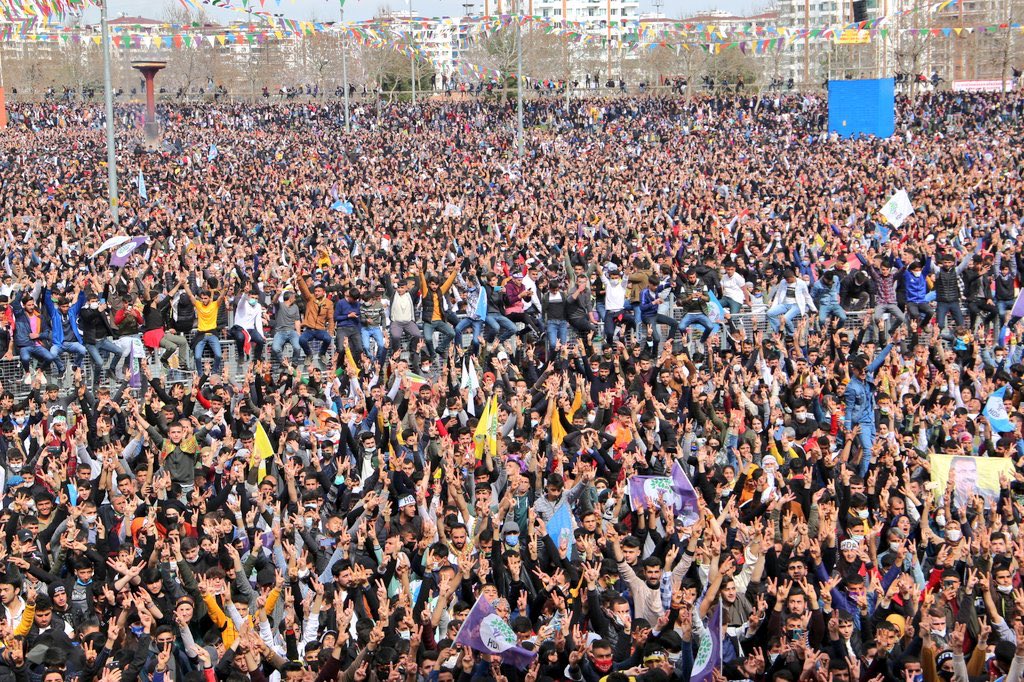 MedyaLekolin's tweet photo. Rojbaş..Em disa bi hevrene.. ji bo hemu piştgirtiye re spas... @HDPAMED21 @HDPgenelmerkezi Tu ji bi xer hati @zeyyat_ceylan https://t.co/GuXeaNpXLg