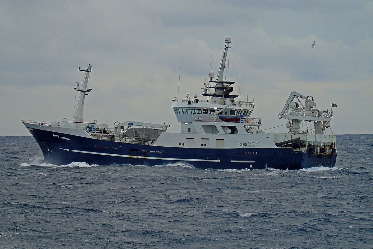 YourFishingNews's tweet photo. This week's Boat of the Week is Veronica D 95, a 61.5m midwater pair-trawler built by Astilleros Zamakona SA, Spain (2002) and working out of Killybegs.
#fishingboats #botw #boatoftheweek
Check out our full Boat of the Week section on our website via https://t.co/C8gQscmvLZ https://t.co/cInj4hisva
