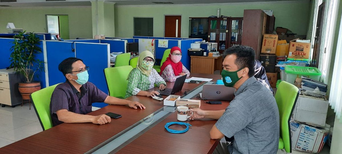 pusriskel's tweet photo. Ancol (24/3/21) - Diskusi penelti di kegiatan Riset Rekomendasi Kebijakan Sistem Informasi Rumput Laut (Sirula). Model SIRULA berbasis sistem ketelusuran proses bisnis Rumput laut dari Hulu hingga hilir.
@chandra_PLUTO @in_radiarta @brsdm_kp @kkpgoid #KKPRebound https://t.co/SiVMTg7hgg