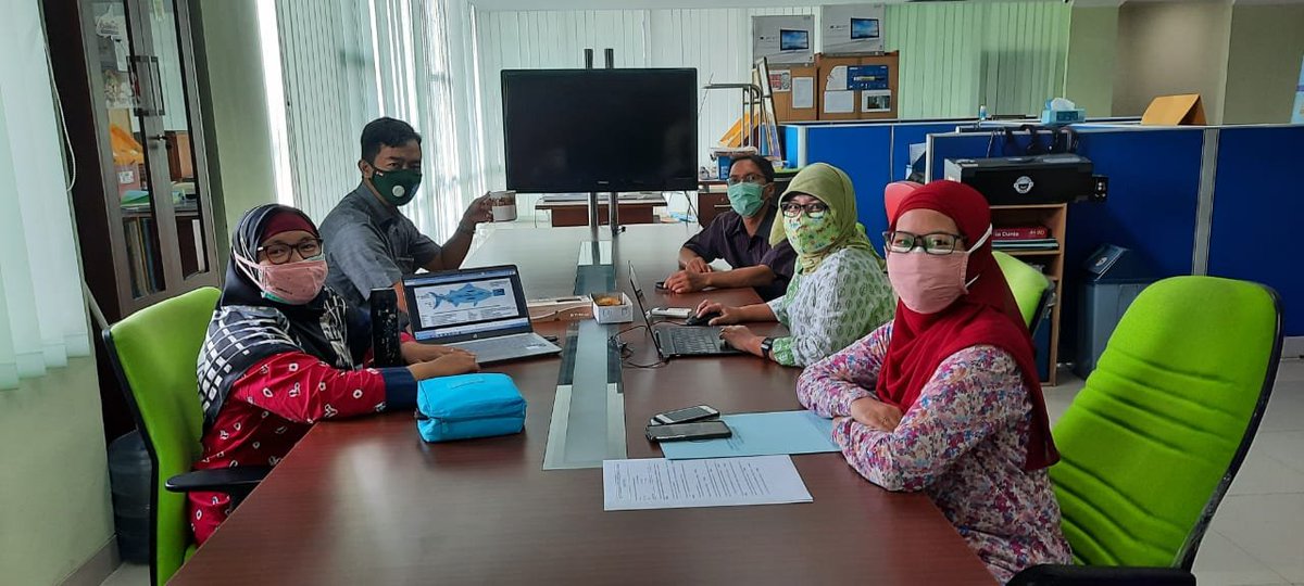 Ancol (24/3/21) - Diskusi penelti di kegiatan Riset Rekomendasi Kebijakan Sistem Informasi Rumput Laut (Sirula). Model SIRULA berbasis sistem ketelusuran proses bisnis Rumput laut dari Hulu hingga hilir.
<a href="/chandra_PLUTO/">Chandra, H. Dr., MBA, MT.</a> <a href="/in_radiarta/">INRadiarta</a> @brsdm_kp <a href="/kkpgoid/">KKP RI</a> #KKPRebound