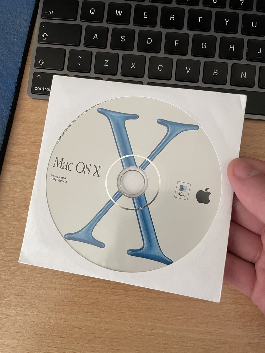 aledbrown's tweet photo. @MacRumors @julipuli Still got my copy! #macosx #twenty https://t.co/Yf8LApQ1FA