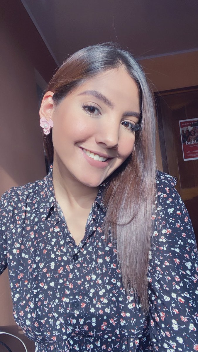 mielesgilliam's tweet photo. Hace un año exactamente, había dejado que me dañaran hasta la última pizca de amor propio que había en mi... no había noche o día que no llorara, mis emociones eran una montaña rusa, creí que jamás saldría de ese hueco... ahora MÍRAME! Más bella, más sana y llena de vida💕✨ https://t.co/M9H10oSCWr