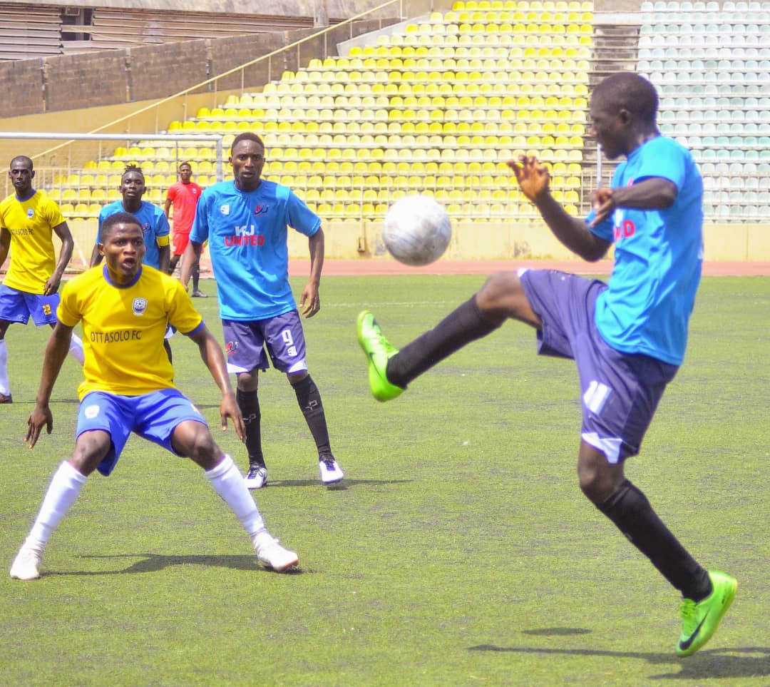 Ade_John16's tweet photo. I do this with passion⚽💯
Better days ahead in my career🙏
#onewithGod☝
#YesIPray🙏
#MoneyMakesYouAttractive💰
#WA16 https://t.co/ANIdL1PeWm