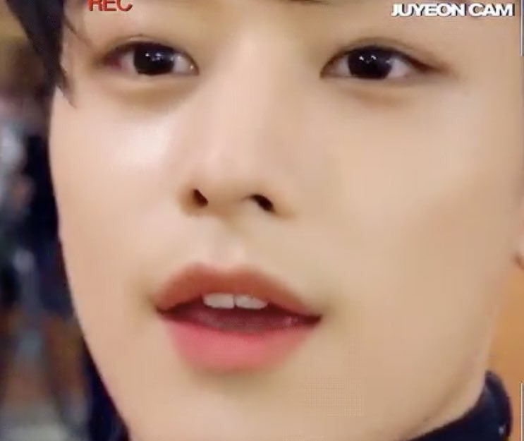 4jjynbi's tweet photo. his two front teeth 💔 #jeeth https://t.co/ddzMn3fF5Y